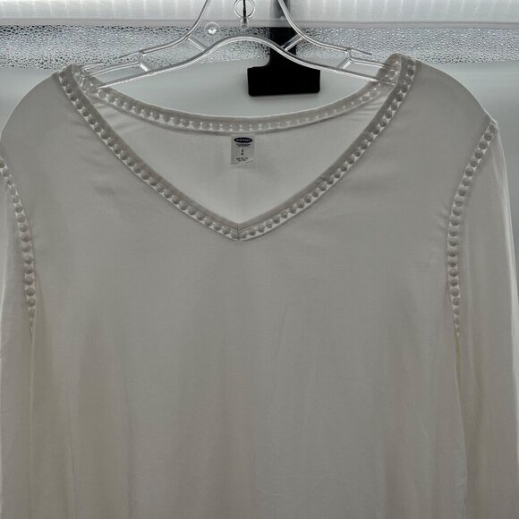 Old Navy Women's Long Sleeve Lace Trimmed Hi Low Top White Size Small - Picture 2 of 9